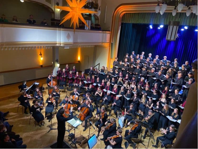 „NOËL! Ein chorsinfonisches Adventskonzert“